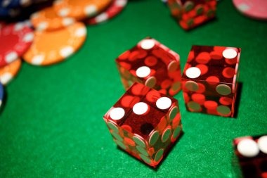Twin reels lock for enhanced win potential Lucky Twins twin-reel locking feature during regular spins on suhubet